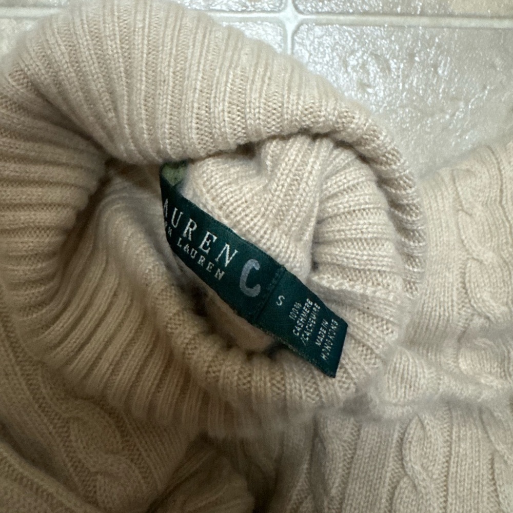Ralph Lauren Cashmere Sweater - Picture 3 of 3